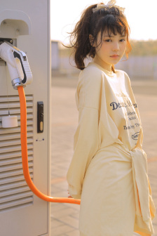 漂亮的女邻居3